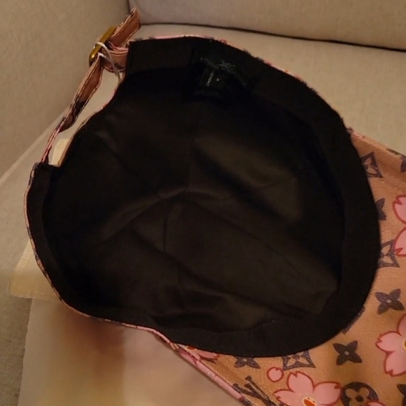 Hat - Picture 4 of 5